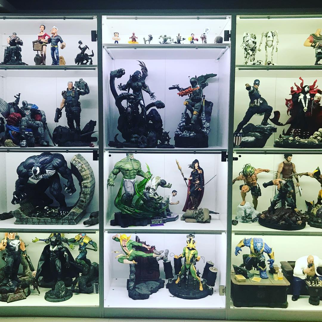 Unboxed Magdalena, Electro and King Pin ... that means a few others had to go back on their box to make space ... really need more cabinets!!