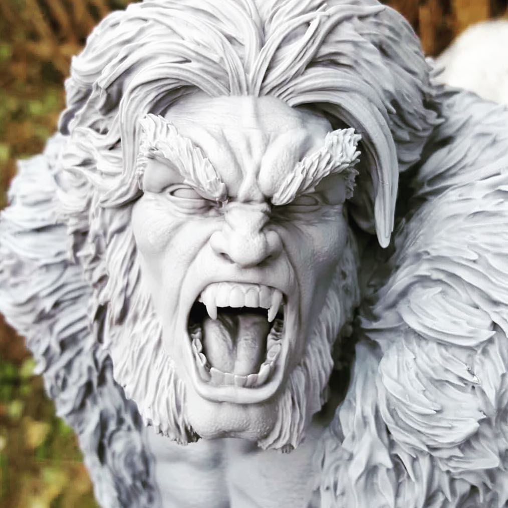 Sabertooth has been unboxed, Ian will start painting it next !!!