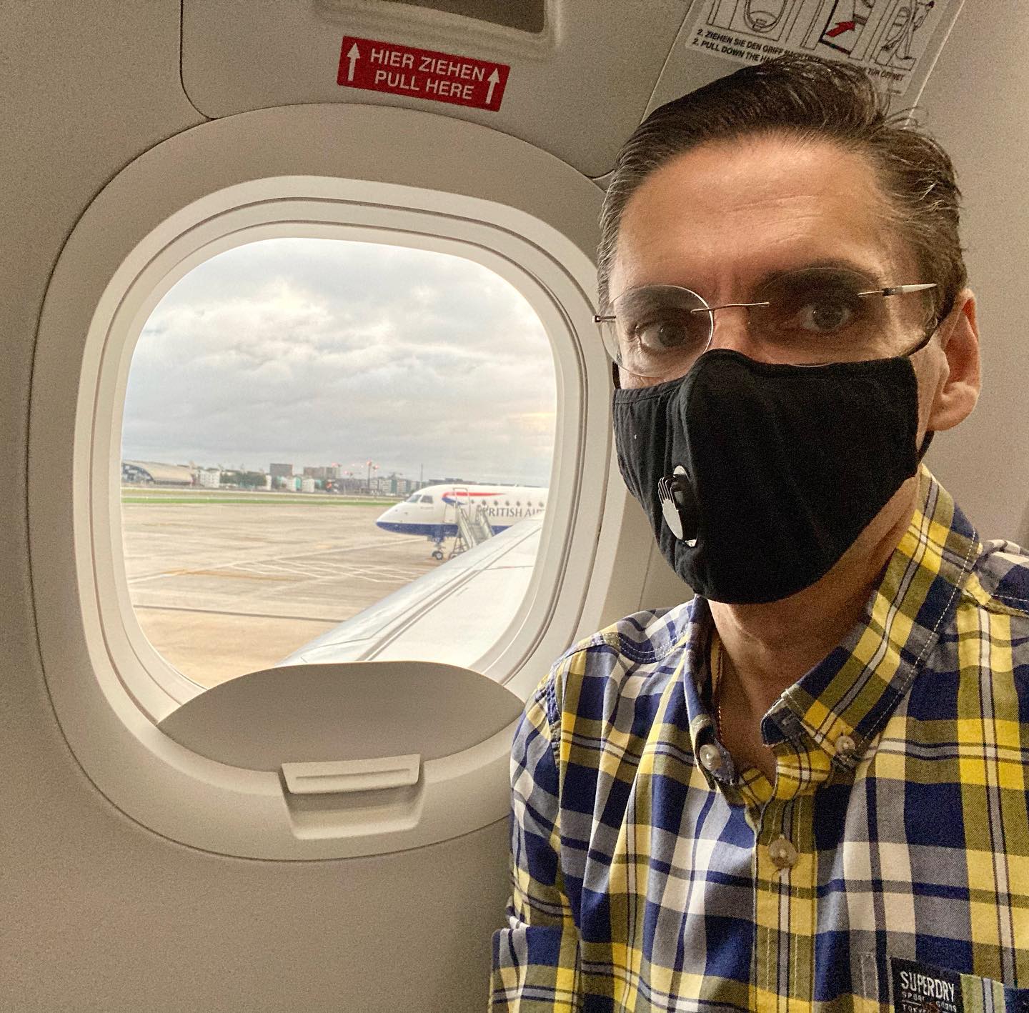 After the PDL airport, this airport (London City – LCY) is my favourite, since it’s mostly business travellers, everyone knows the drill and there are no long queues for security or check-in, one gets trough it with no fuss or stress … plus I can literally walk from my apartment to here