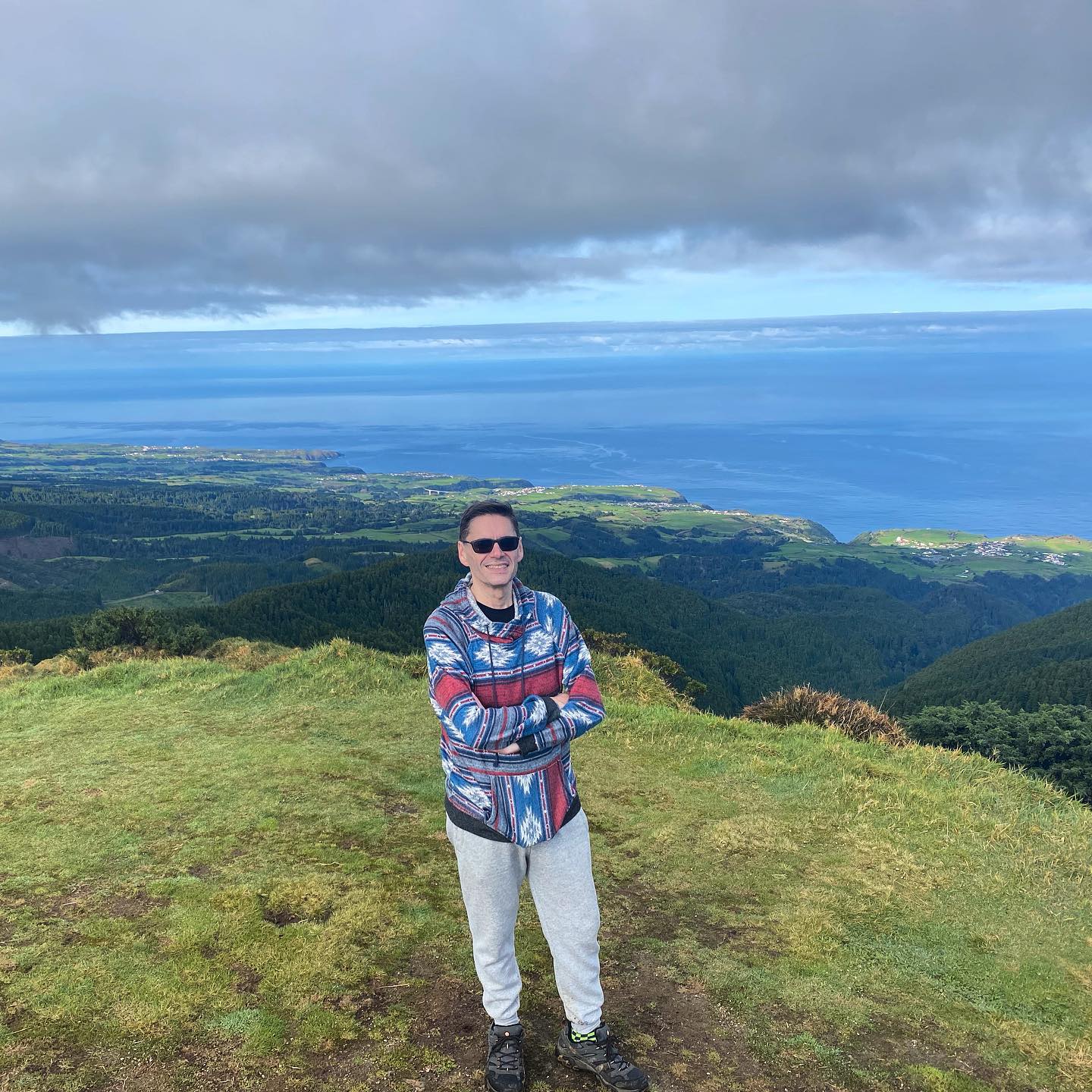 Today I trekked up the tallest peak we have in the island (Pico da Vara), 1,103 Meters, tough climb, but the views were worthwhile, we lucked out with some gorgeous weather