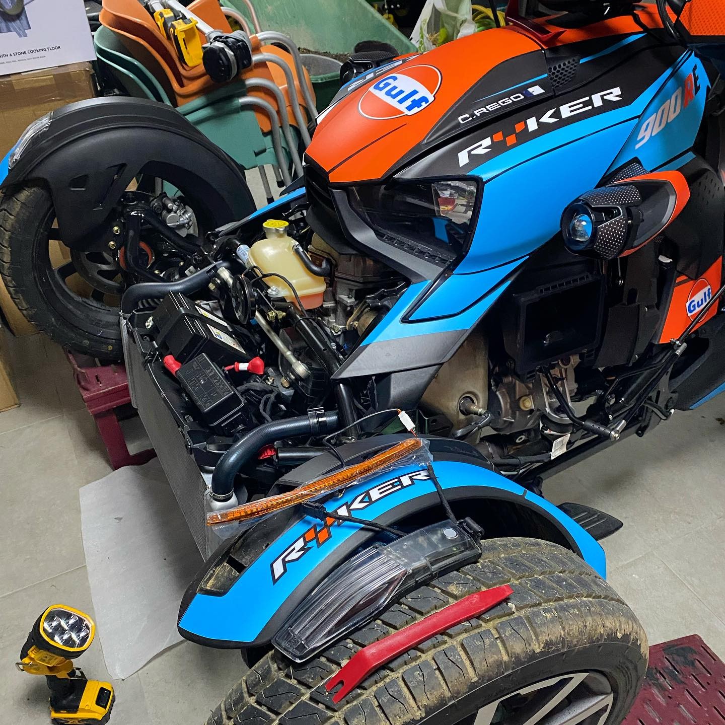 Can’t think of a better way to spend a Saturday night than to tear the trike apart and do some work on it … hopefully all makes it back and starts again