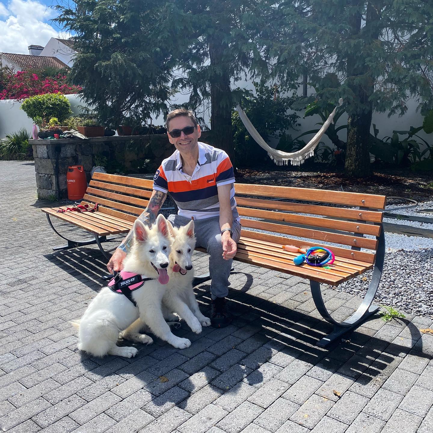 Keta went to visit her brother Cockas today ! Quite a bit of fun they had 😀