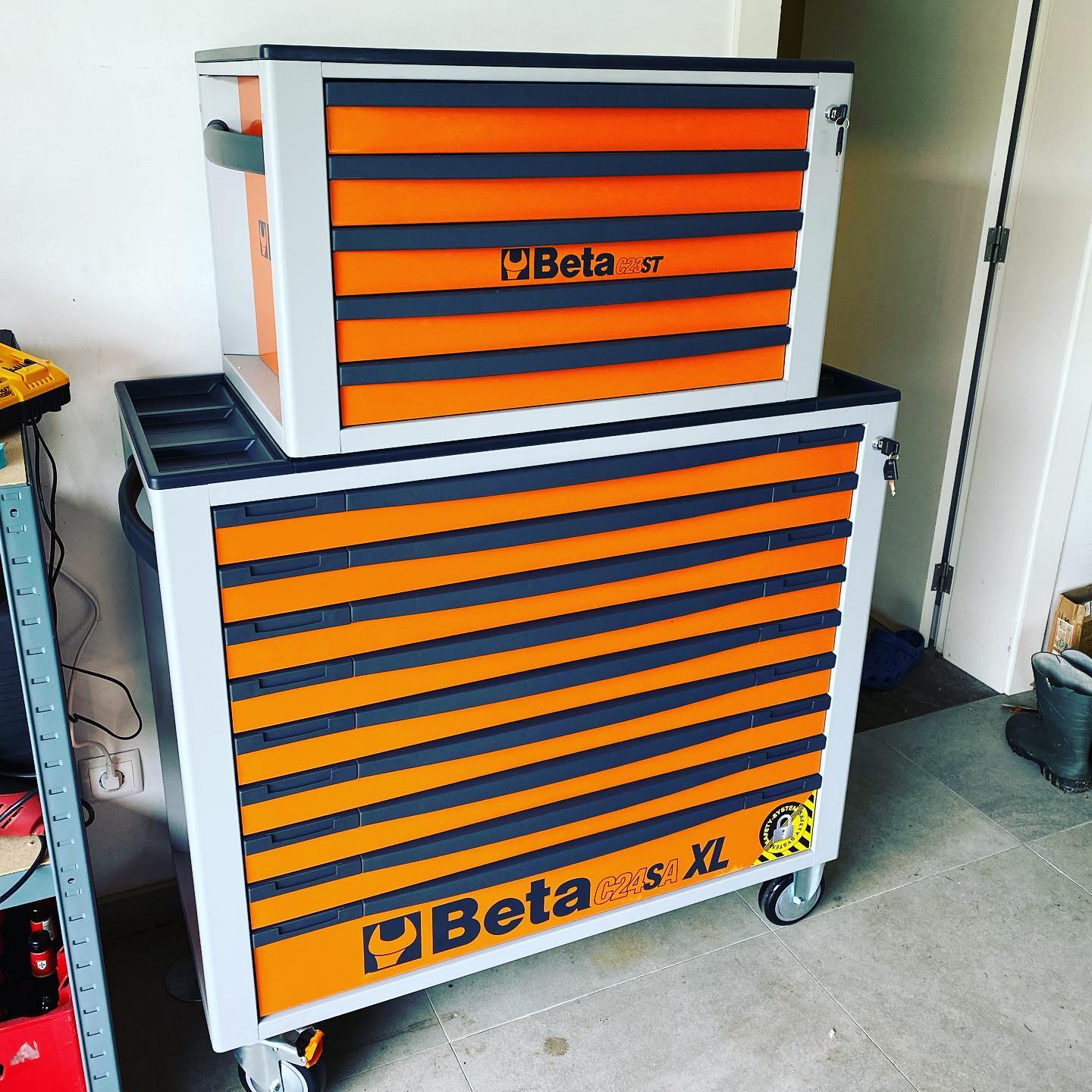 All set, yesterday’s toys are now all in their place … now I need a project !! Maybe time to take the motorcycle apart …. Again !!