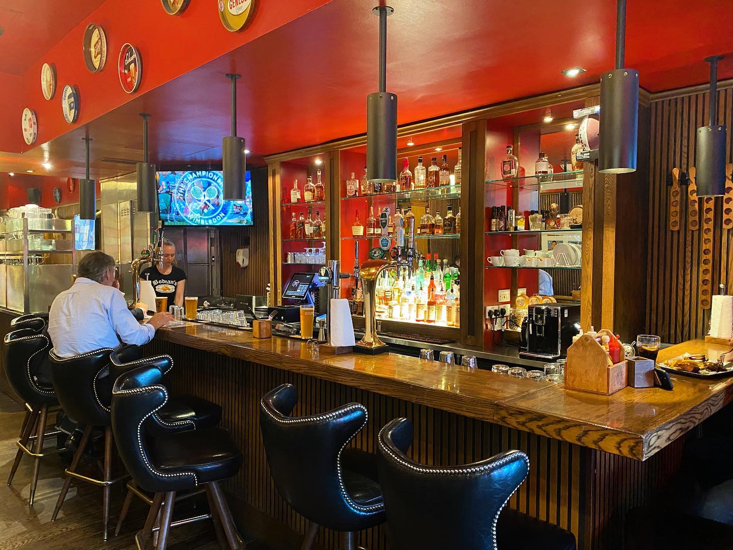 Now this I missed !! The London pub !! Time for some dinner