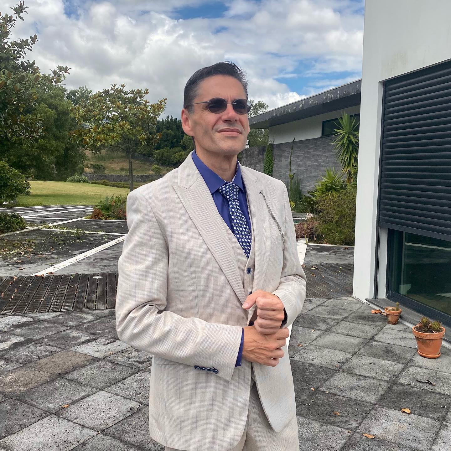 Off to the wedding!!, no not mine !!