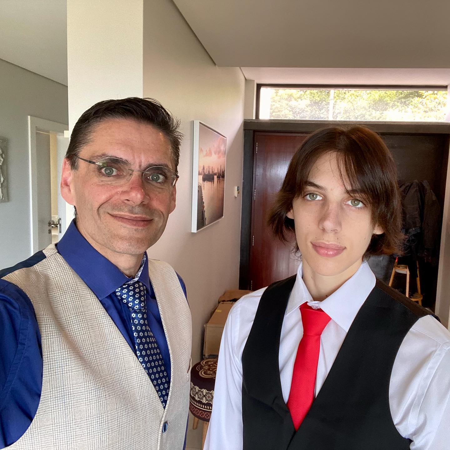 And we are off, coolest looking buds