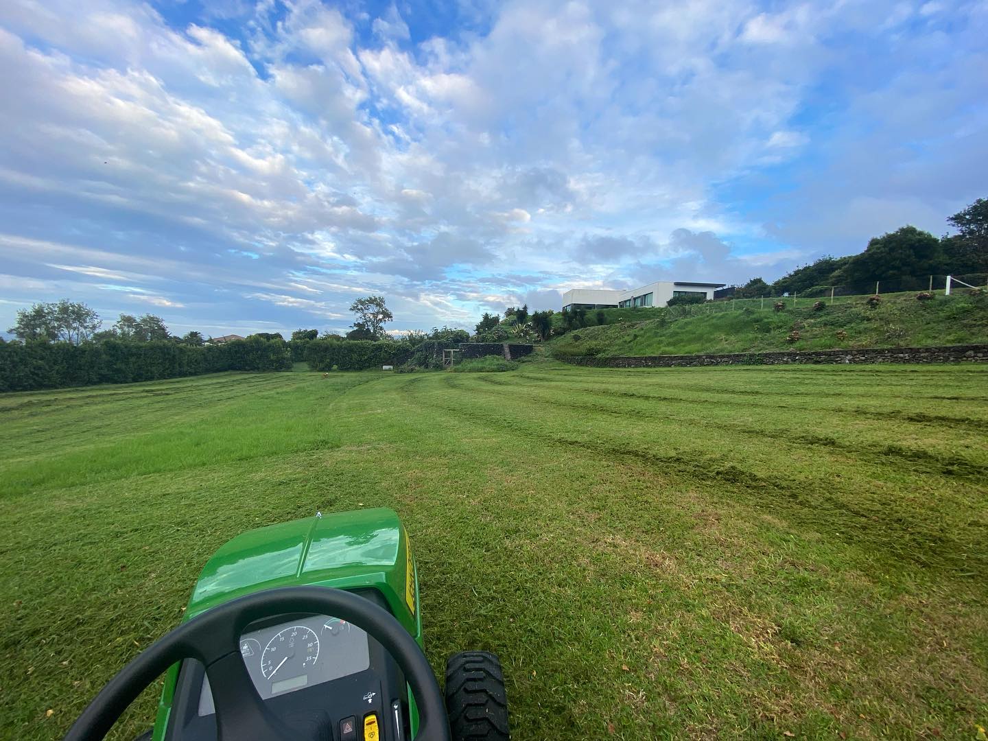 Favourite day of the week again, usually do it on Friday but weather is unstable… so better take advantage of no rain today 🚜