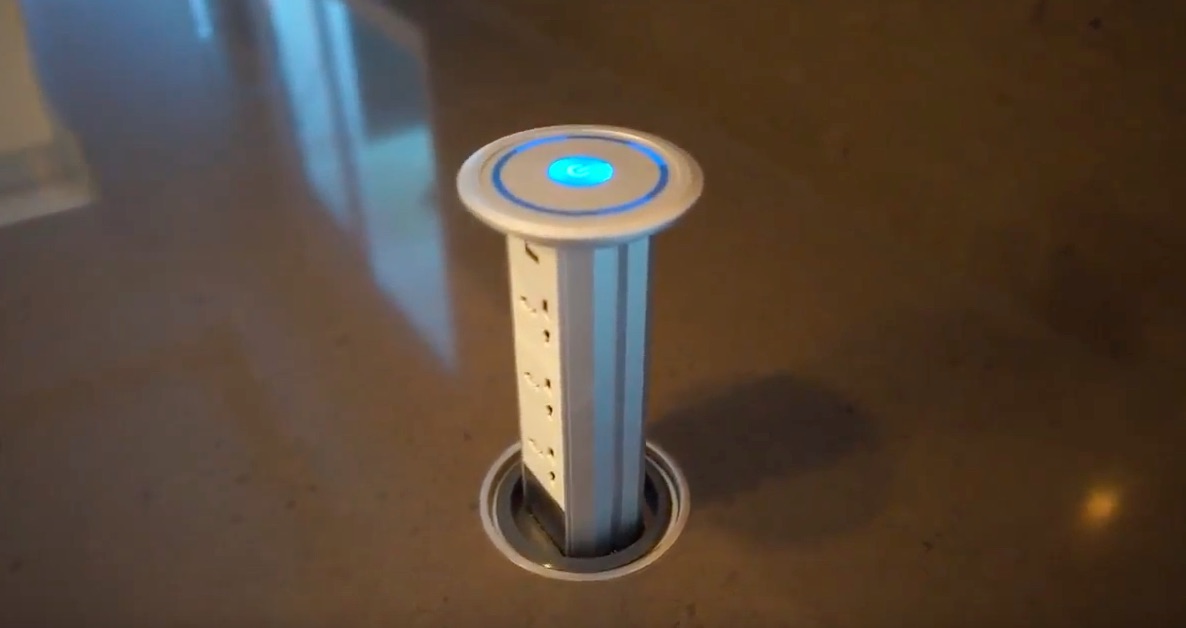 Geek Alert: Motorised Power Plug