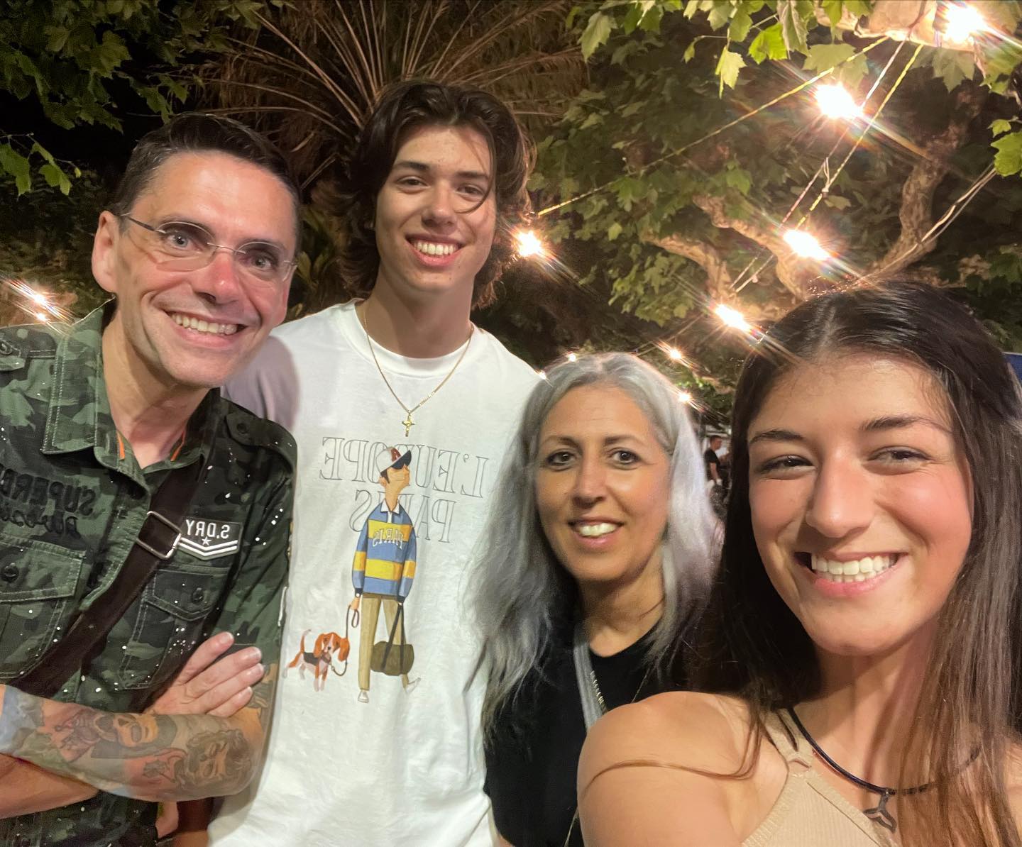 What an awesome family, was great to see my cousins after 30 years !!!